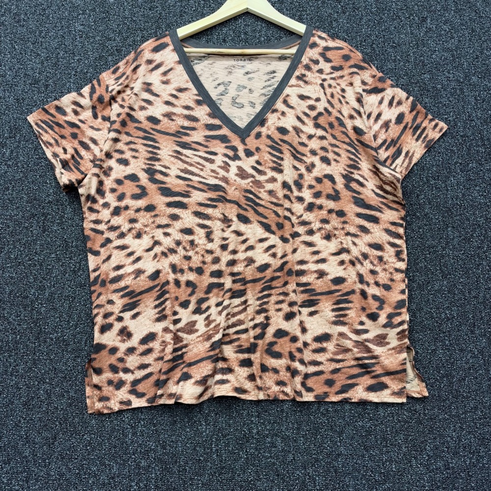 Torrid Heritage Slub V-Neck Relaxed Tee Women 2X Leopard New boho chic baddi